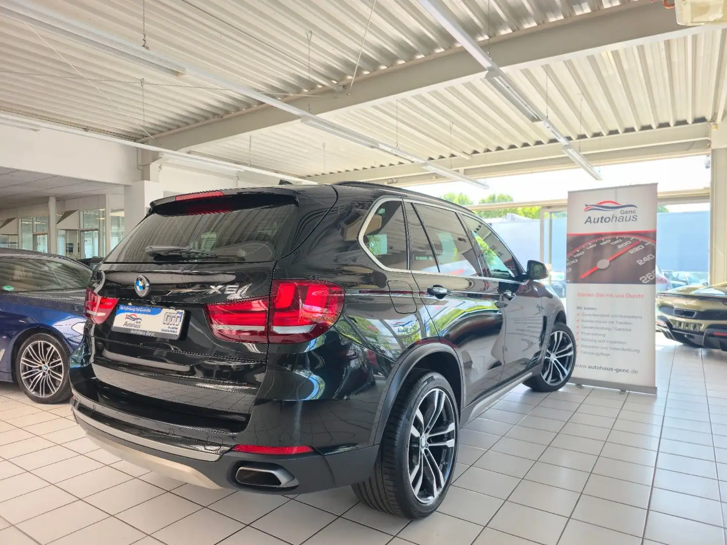 BMW X5 xDrive40d HUD Panorama LED Kamera AHK Noir - 2