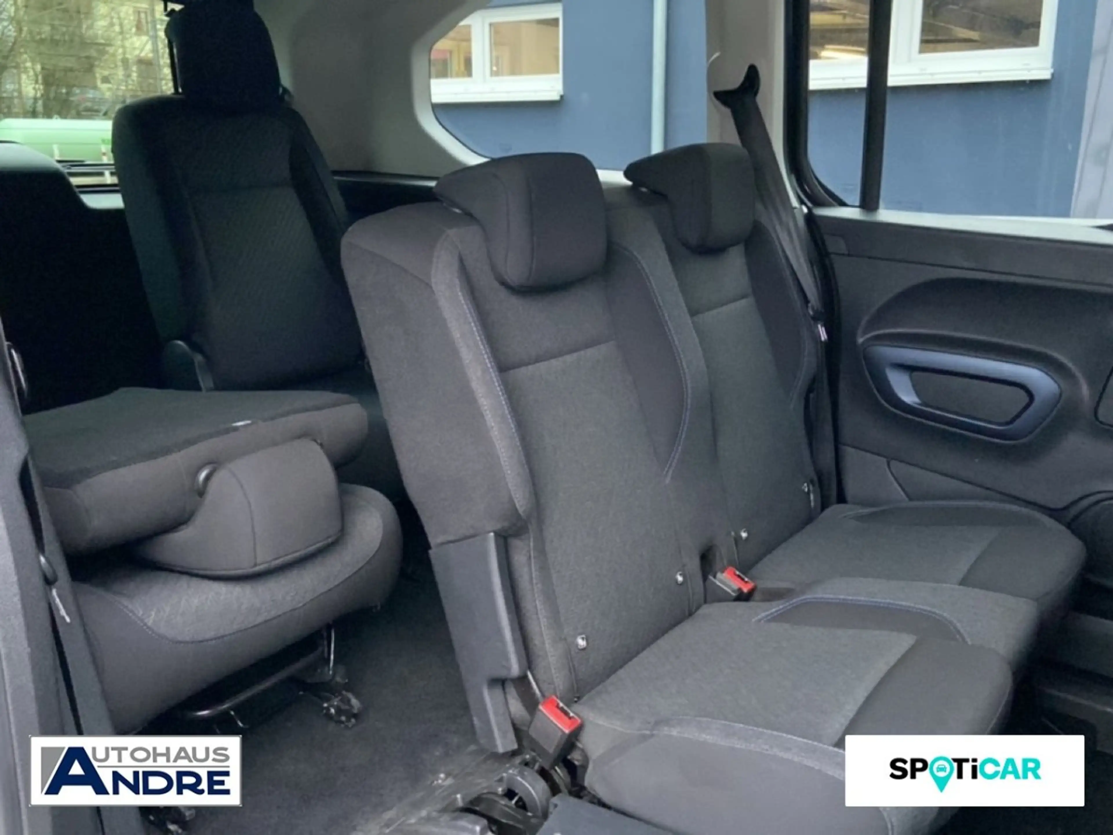 Peugeot Rifter BlueHDi 130 Allure L2, 7 Sitze — photo 12