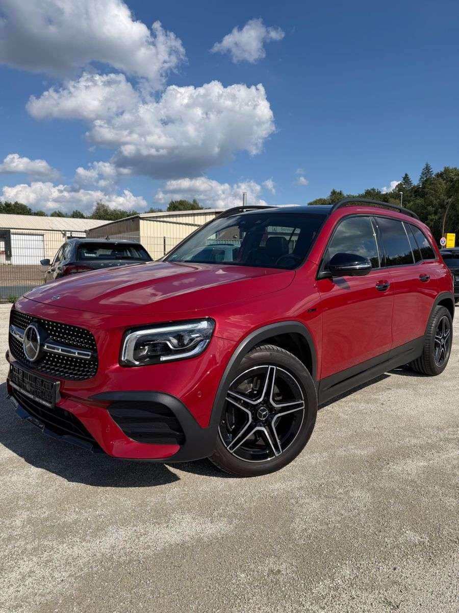 Mercedes-Benz GLB 220