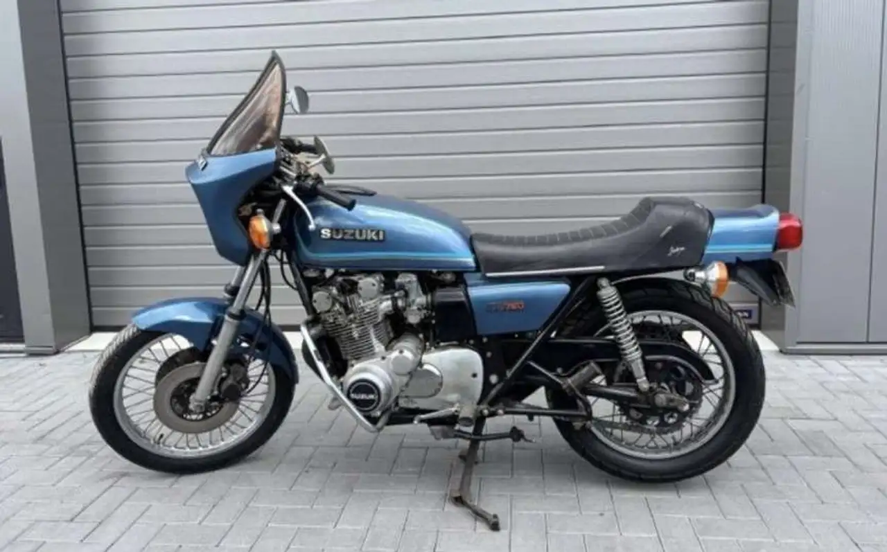 Suzuki GS 750
