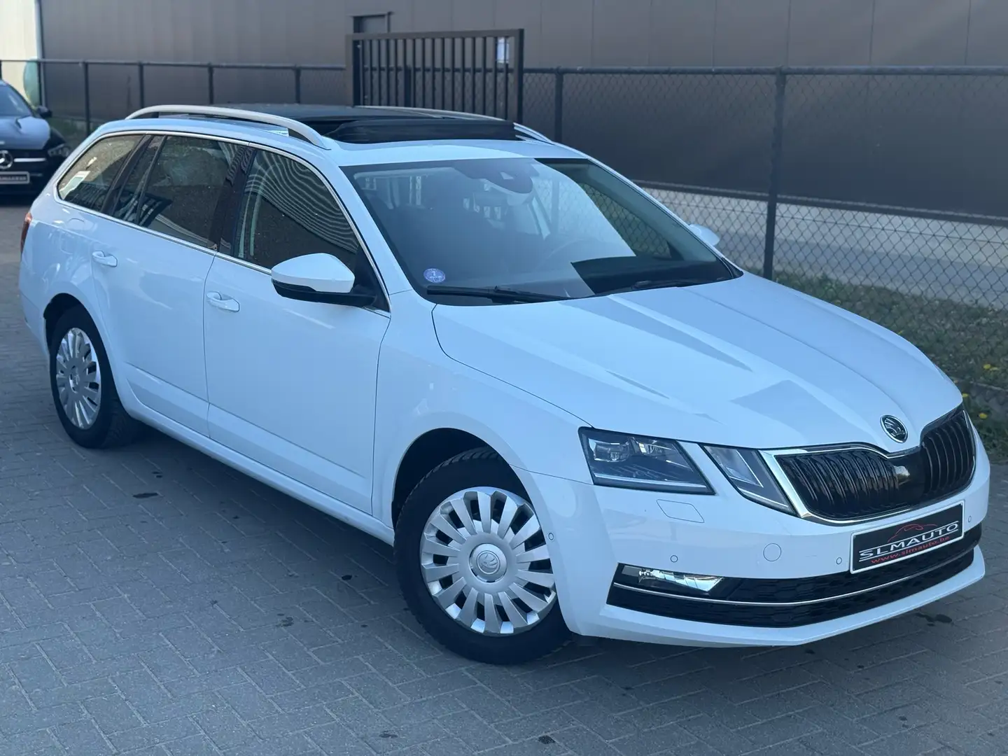 Skoda Octavia Combi 1.4TS BENZINE +CNG  FULL OPTIONS //// Weiß - 2