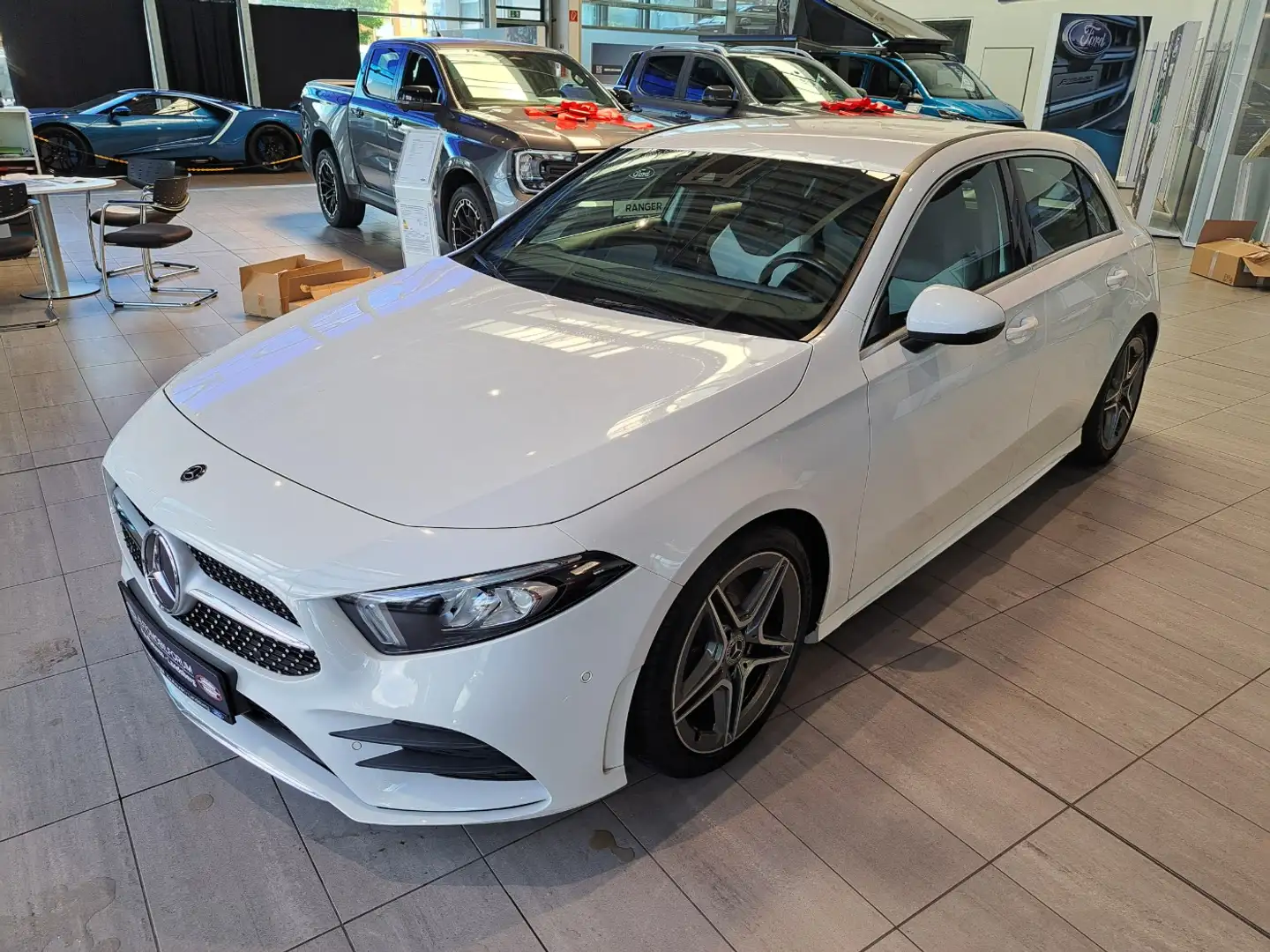 Mercedes-Benz A 200 AMG Line LED Navi KlimaA SHZ AMG-Line Alb - 1