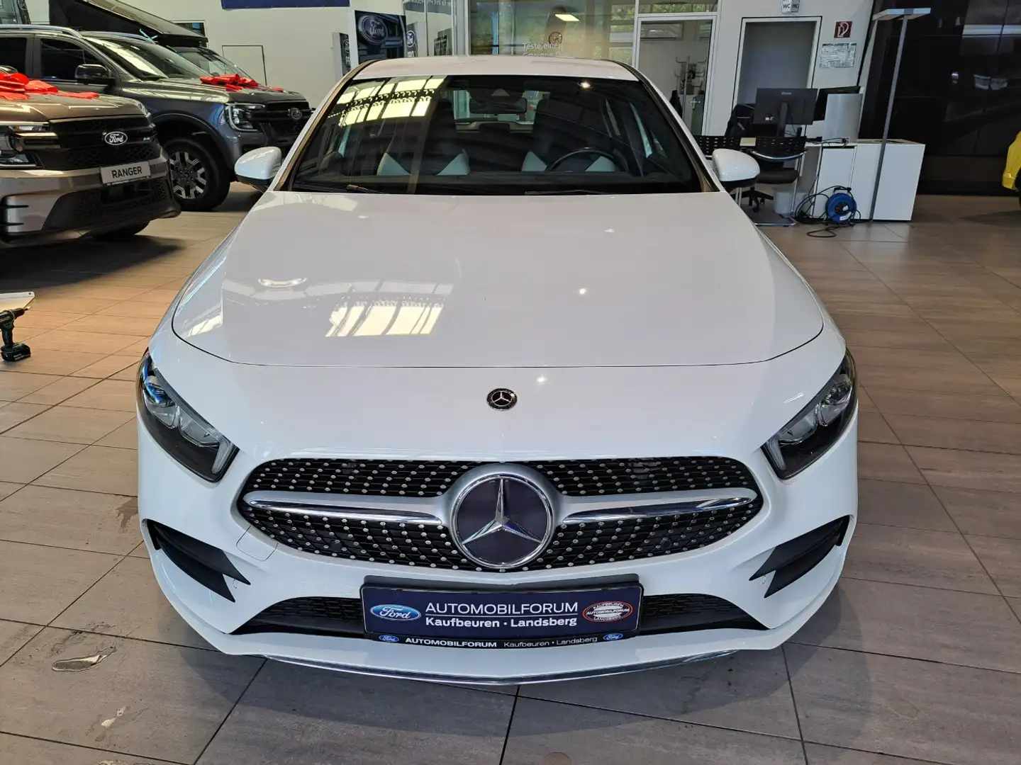 Mercedes-Benz A 200 AMG Line LED Navi KlimaA SHZ AMG-Line Alb - 2