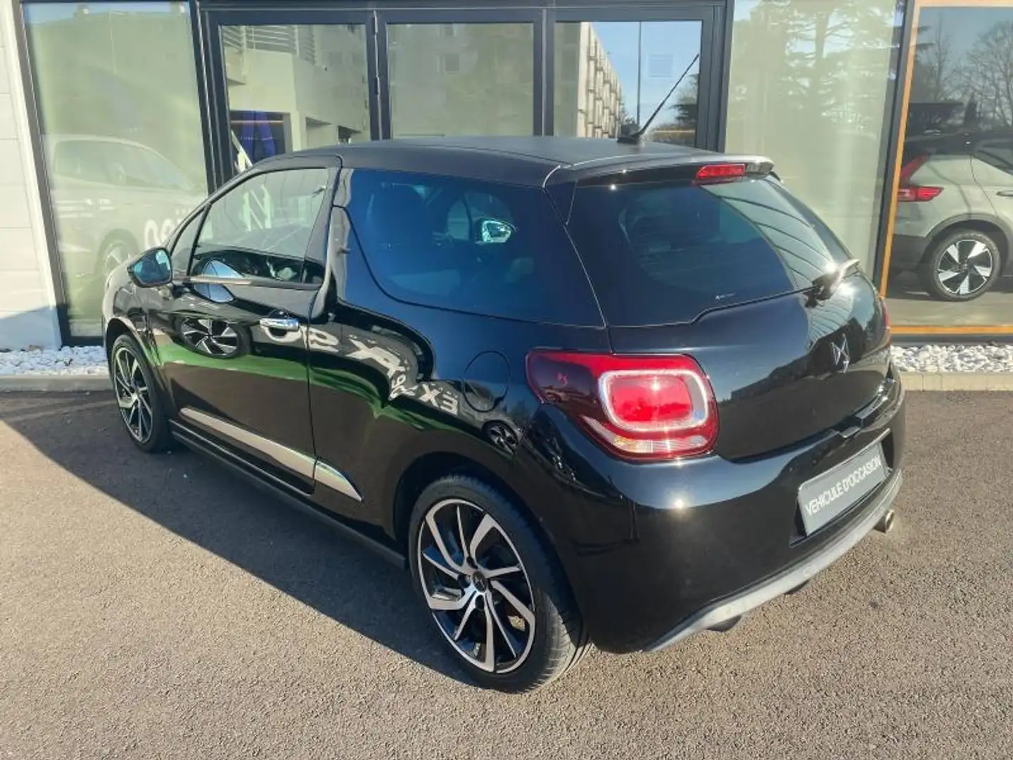 DS Automobiles DS 3 PureTech 110ch Black Lézard S\u0026S Noir - 2