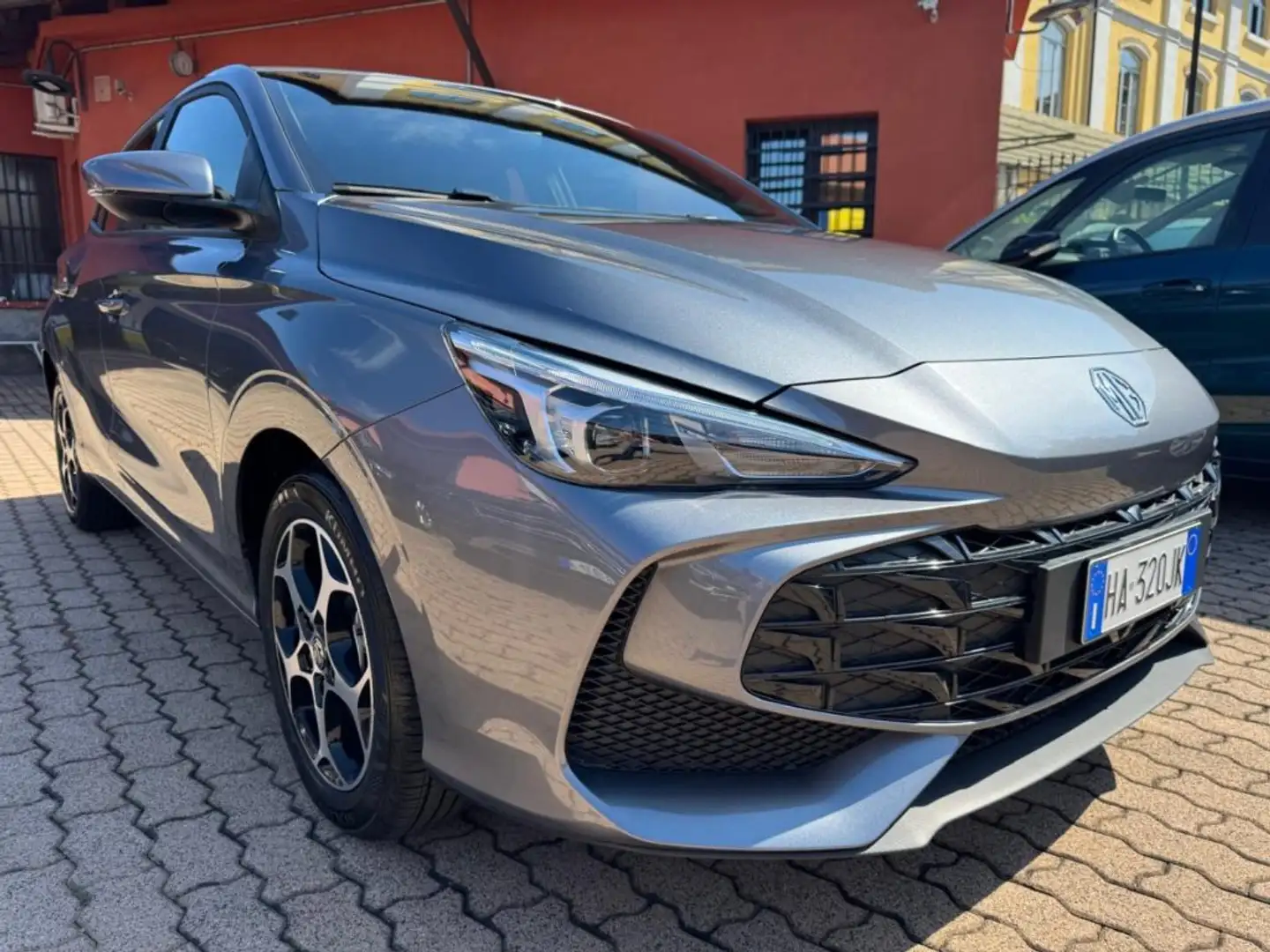 MG MG3 1.5 Comfort Gris - 2