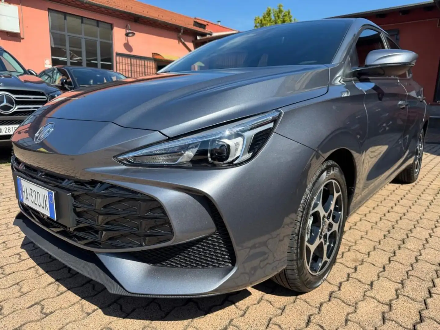 MG MG3 1.5 Comfort Gris - 1