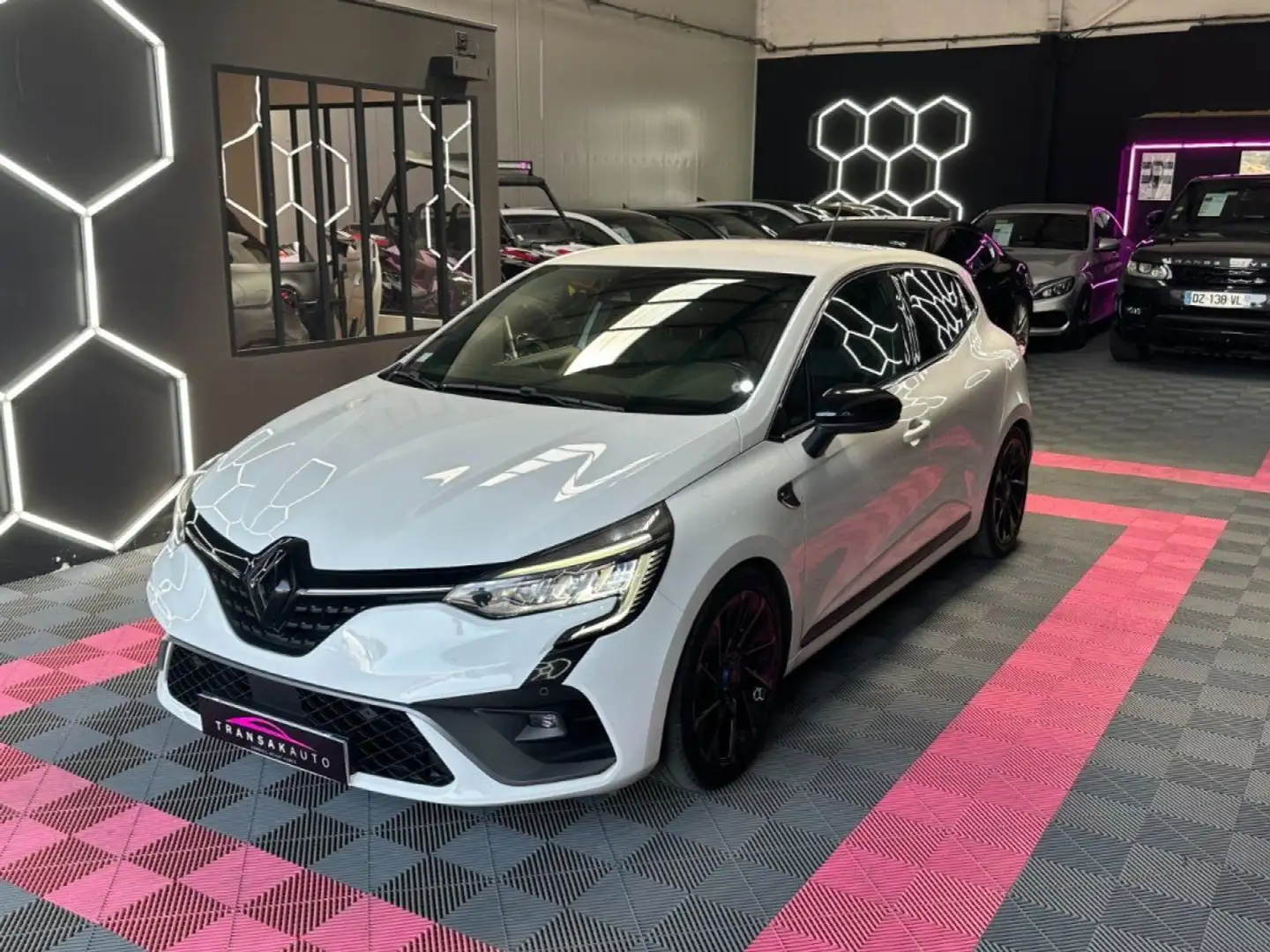 Renault Clio V RS Line TCe 100 ch ~ Écran 9,3 pouce ~ apple Carplay ~ jantes Alpine ~ Caméra AR ~ Radar AV/AR Blanc - 2