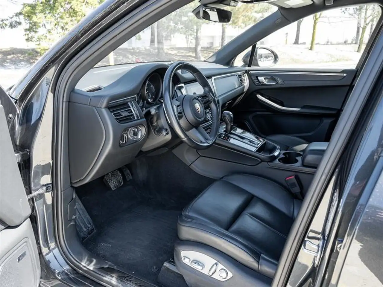 Porsche Macan снимка Porsche Macan