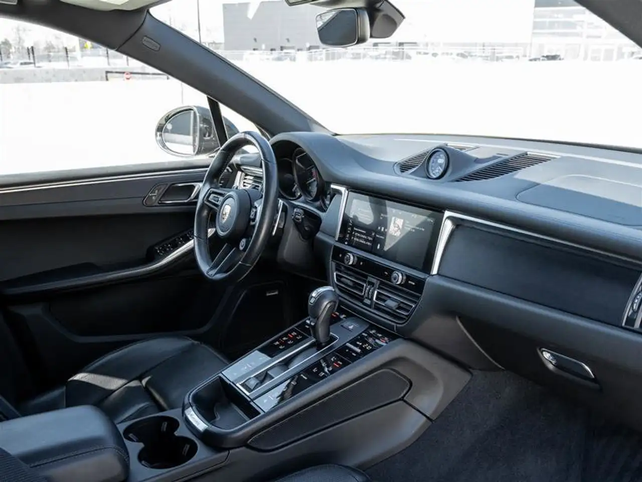 Porsche Macan снимка Porsche Macan