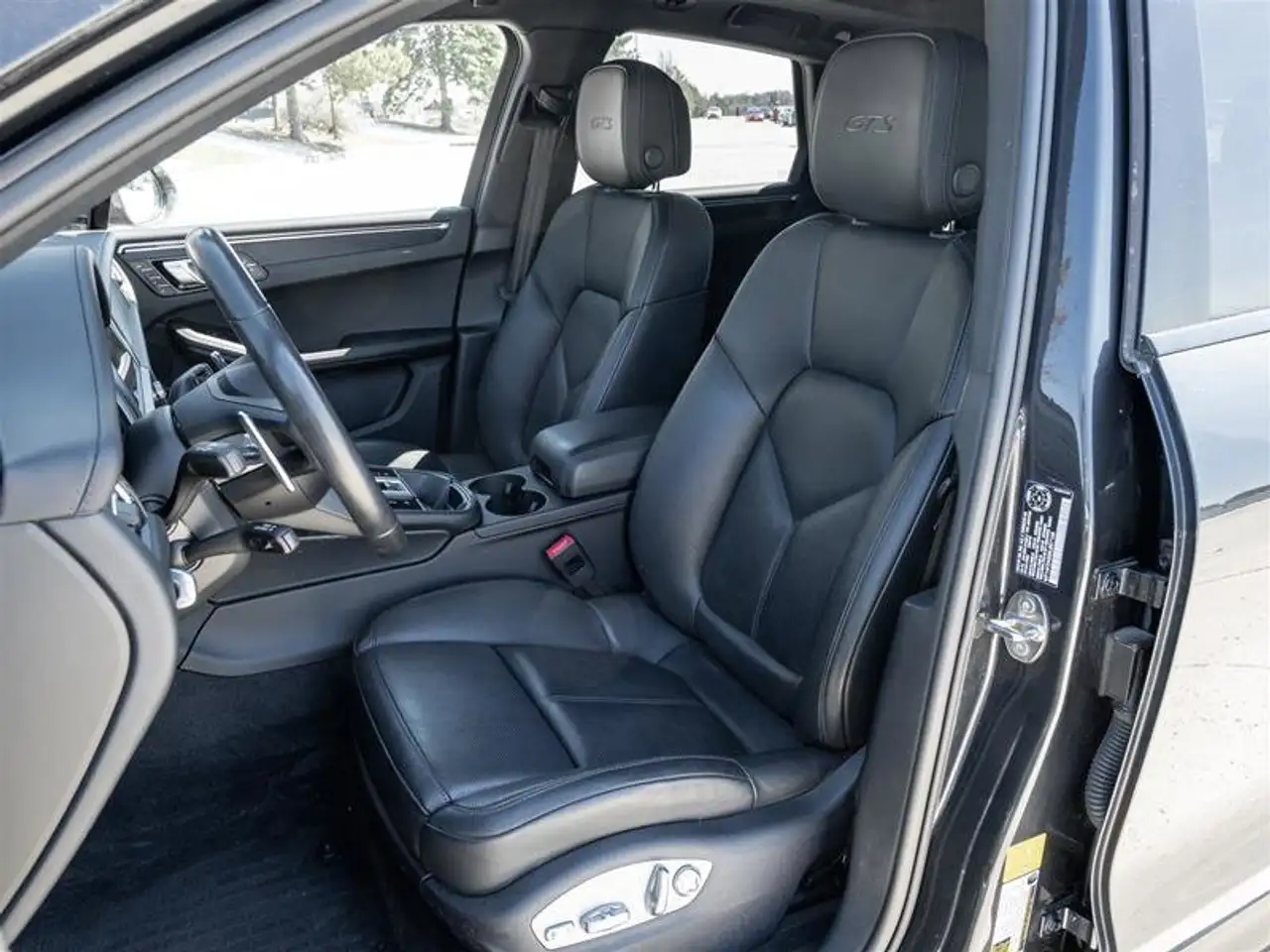 Porsche Macan снимка Porsche Macan