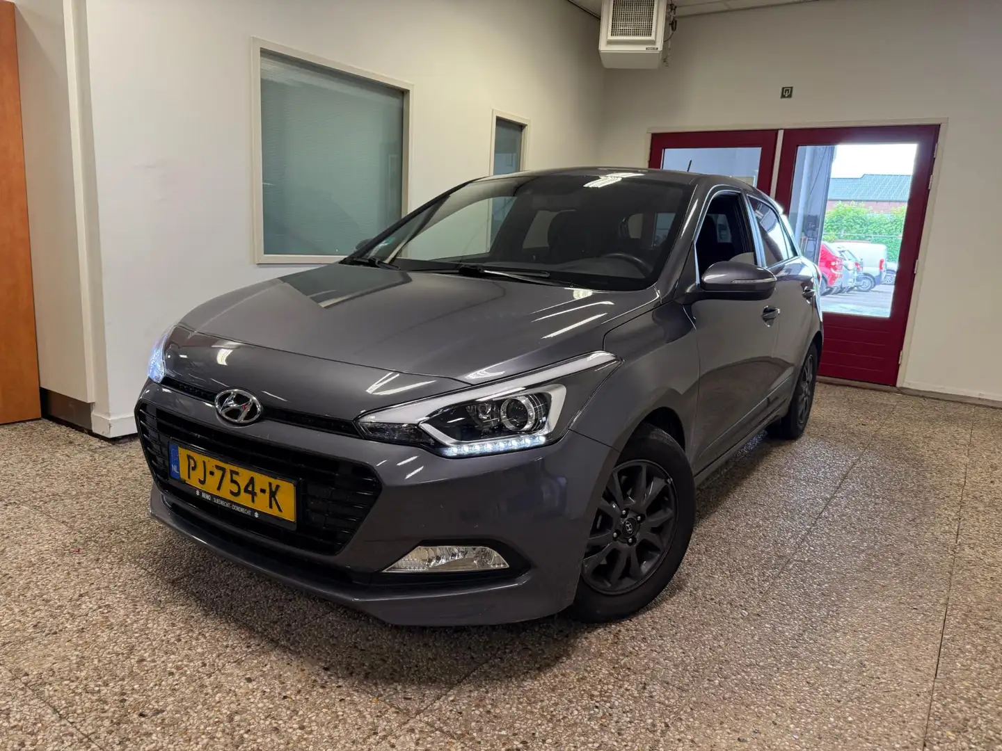 Hyundai i20 1.0 T-GDI Black Edition Navi |NL | Trekhaak Grijs - 2