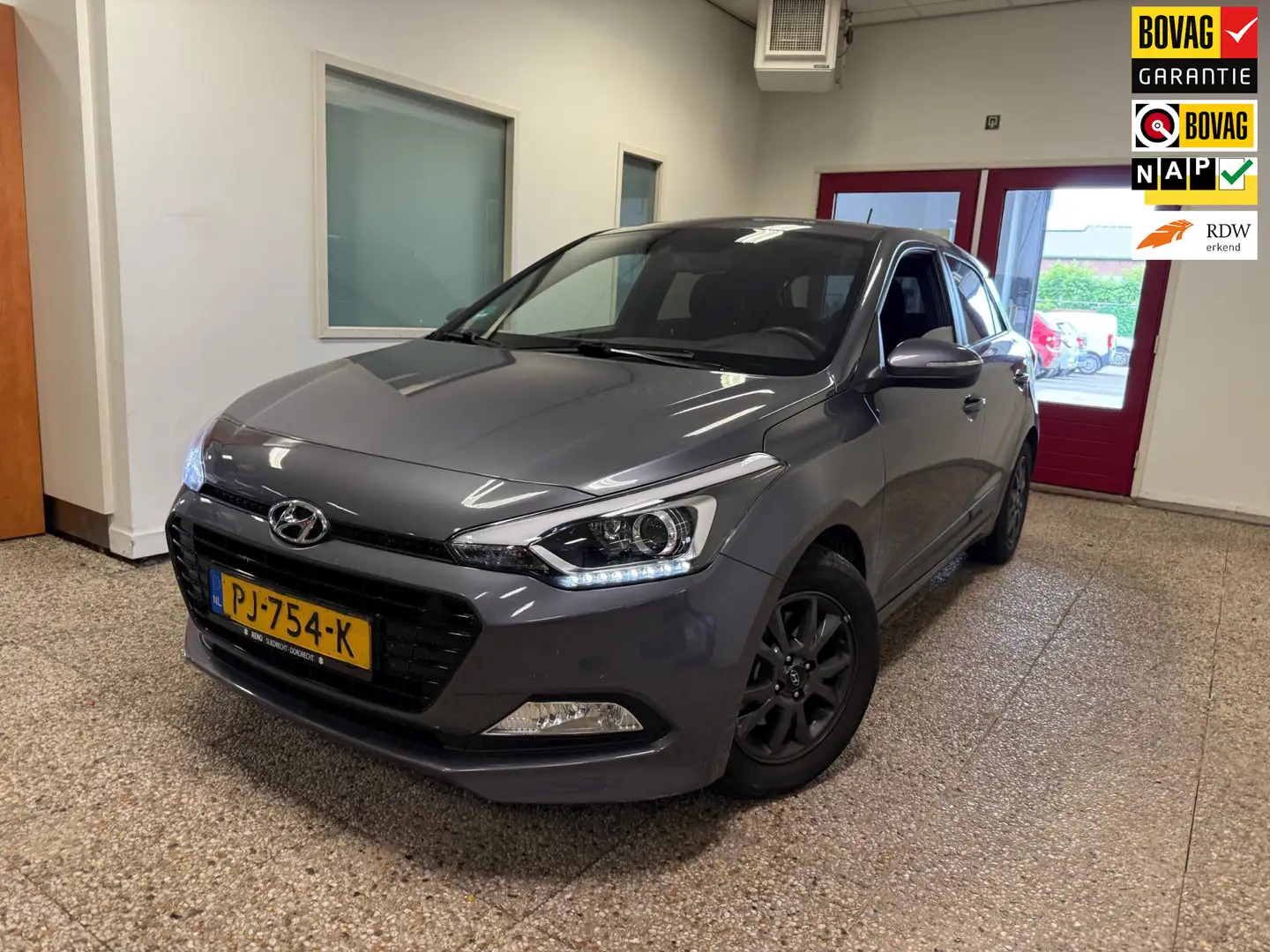Hyundai i20 1.0 T-GDI Black Edition Navi |NL | Trekhaak Grijs - 1