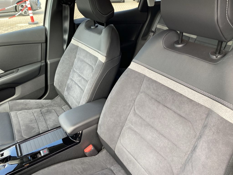 Citroen C4 PT 130 Automatik MAX *Sitzh*360*ACC*Navi*LED*Keyl — photo 8