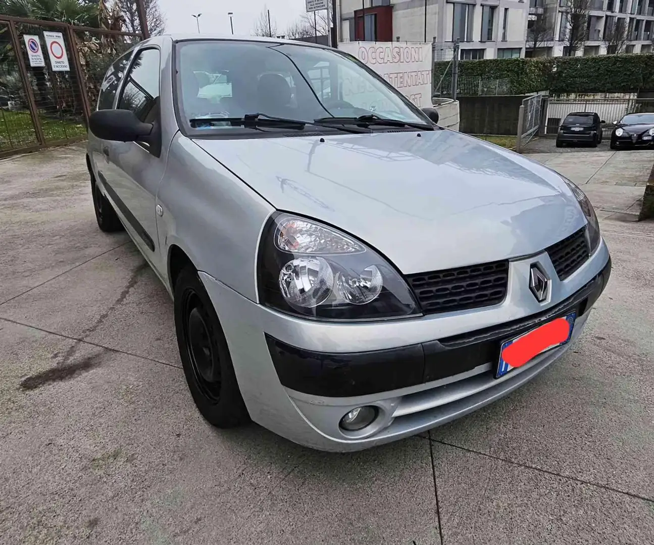 Renault Clio 1.5 dCi 82CV cat 5 porte Limited GANCIO TRAINO Grau - 1