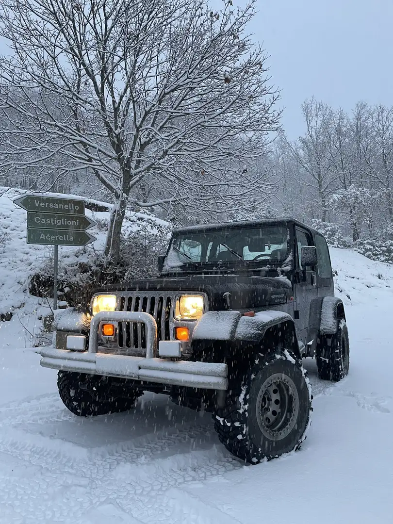 Jeep Wrangler 4.0 HO - 1