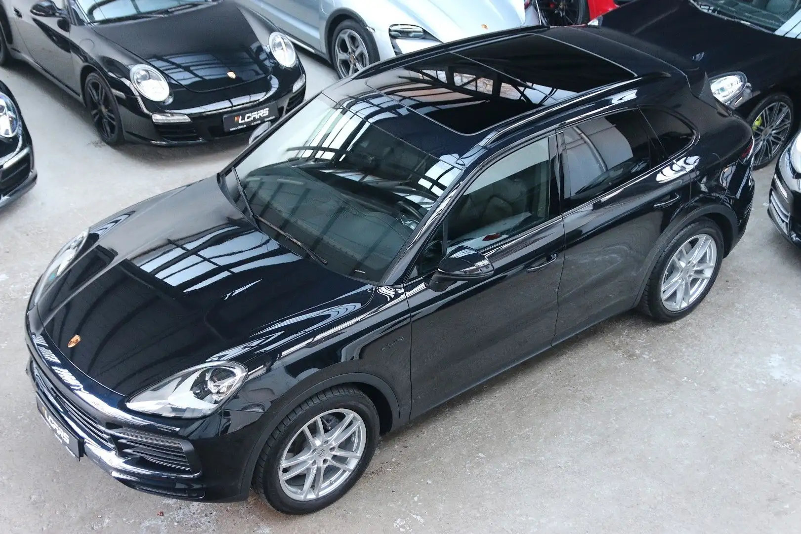 Porsche Cayenne E-Hybrid Vollleder Pano Kamera AHK ACC Schwarz - 1