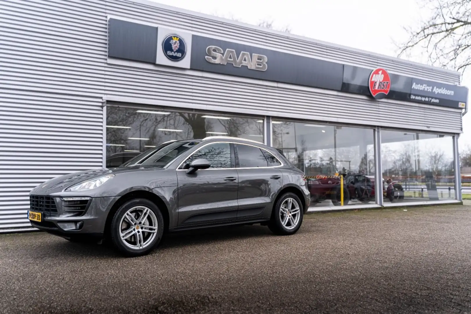 Porsche Macan 3.0 S Luchtvering / Panoramadak / Origineel Nederl Grau - 2
