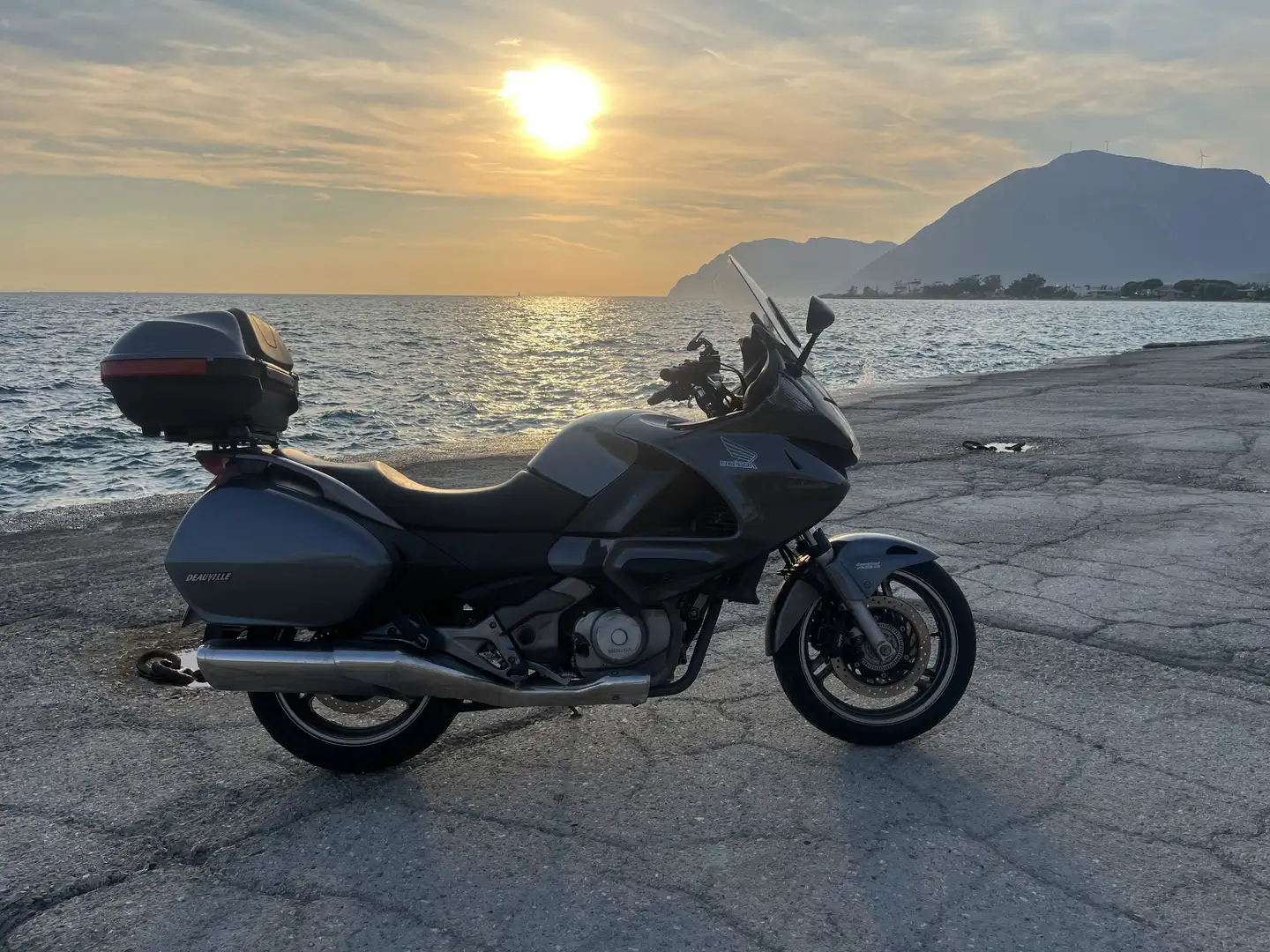 Honda Deauville NT700 - 1