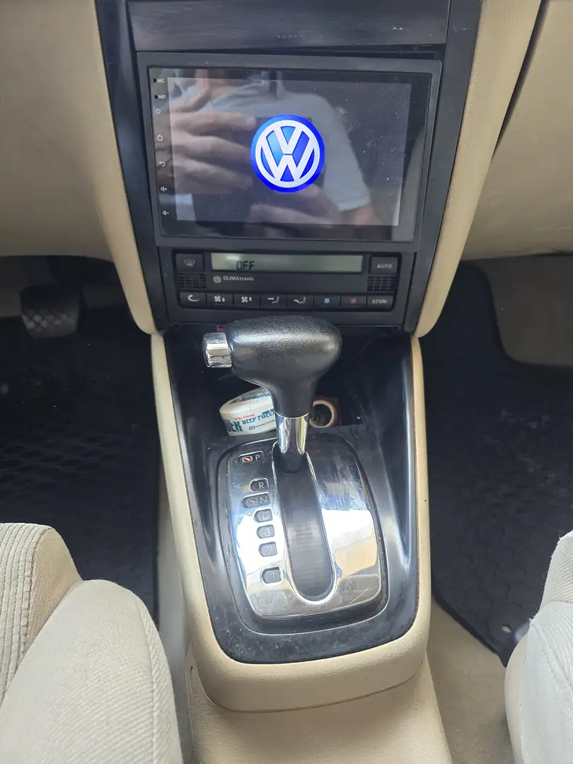 Volkswagen Golf Rabbit Aut. - 2