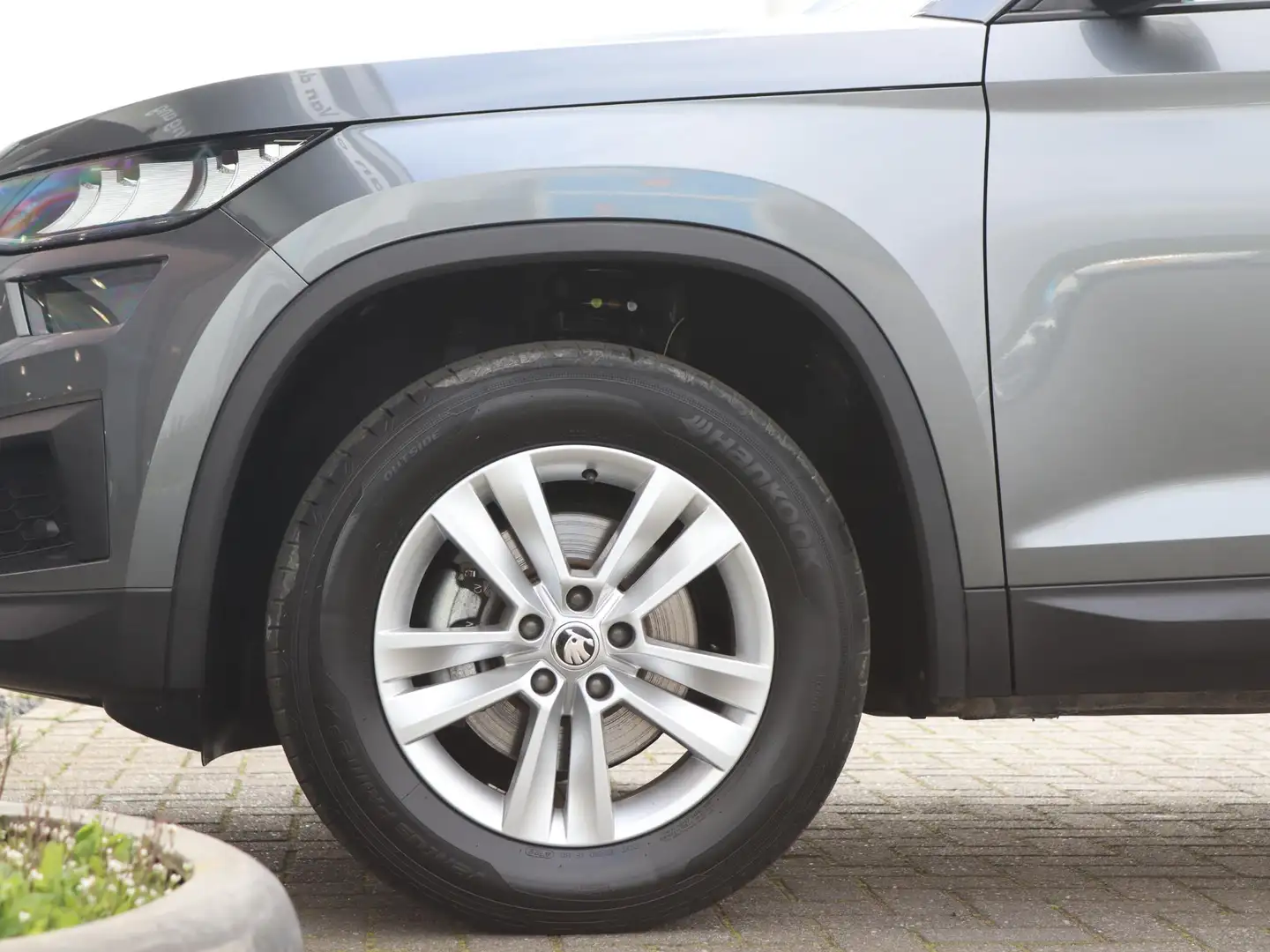 Skoda Kodiaq 1.5 TSI 150 pk DSG Tour | Panoramadak | Navigatie Grau - 2