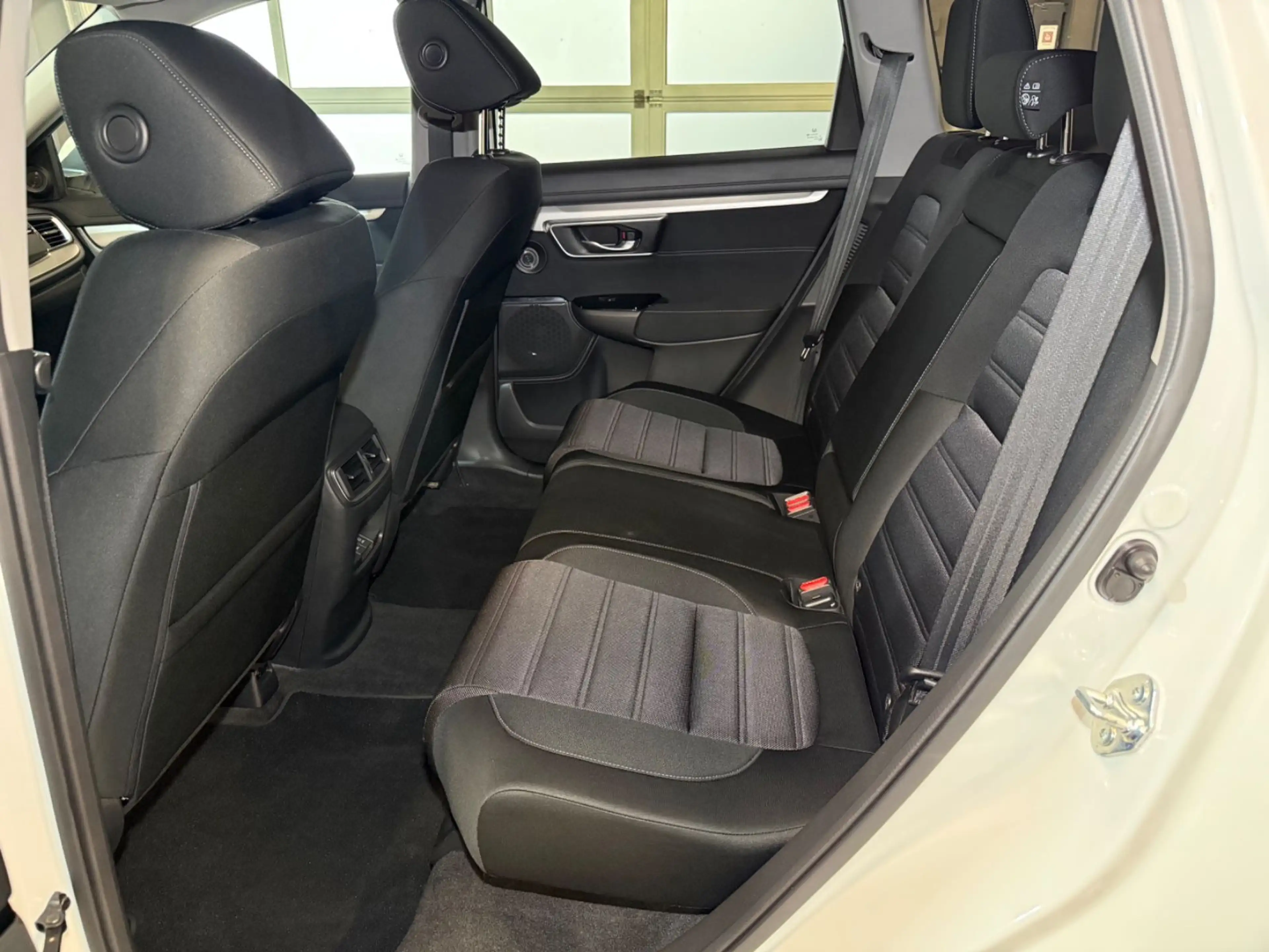 Honda CR-V 2.0 i-MMD HYBRID 2WD Elegance Aut. LED~RFK — photo 13