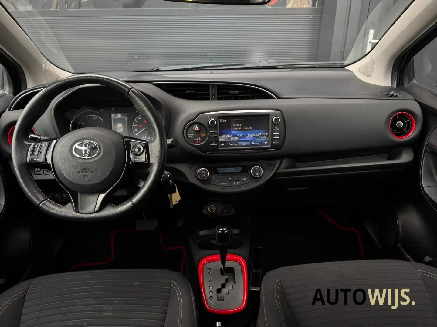 Toyota Yaris 1.5 Hybrid Design Red|CAMERA|AUTOMAAT|XENON|CRUISE Grijs - 2