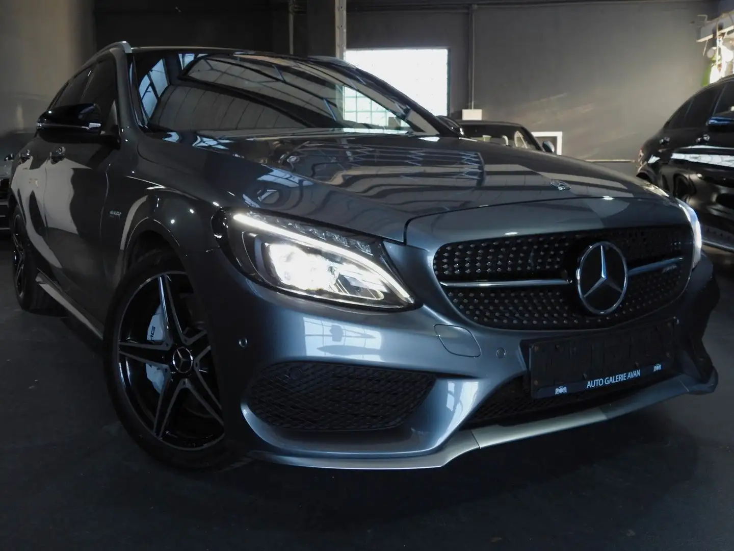 Mercedes-Benz C 43 AMG T 4MATIC Grau - 1