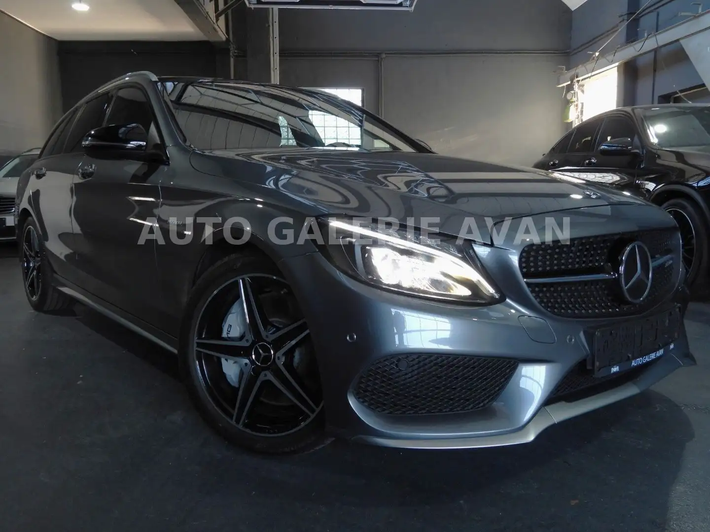 Mercedes-Benz C 43 AMG T 4MATIC Gris - 2
