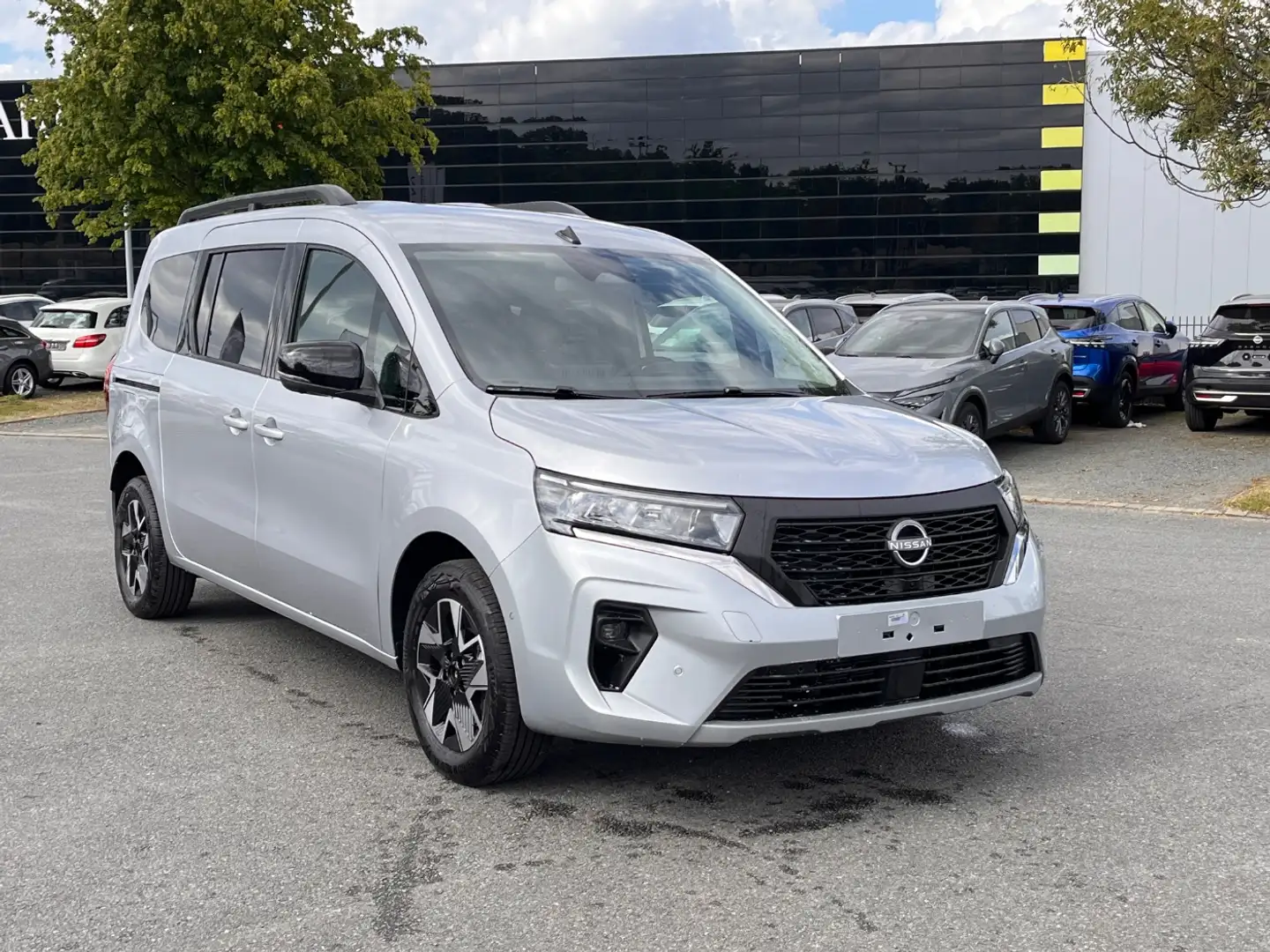 Nissan Townstar Kombi DIG-T 130 L2 Tekna Navi Kam 7Sitze Gris - 2