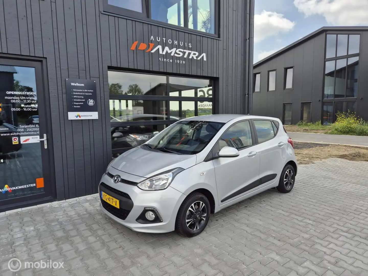 Hyundai i10 1.0i i-Motion Comfort Plus|Airco|Cruise|5Drs|Lage Grijs - 1