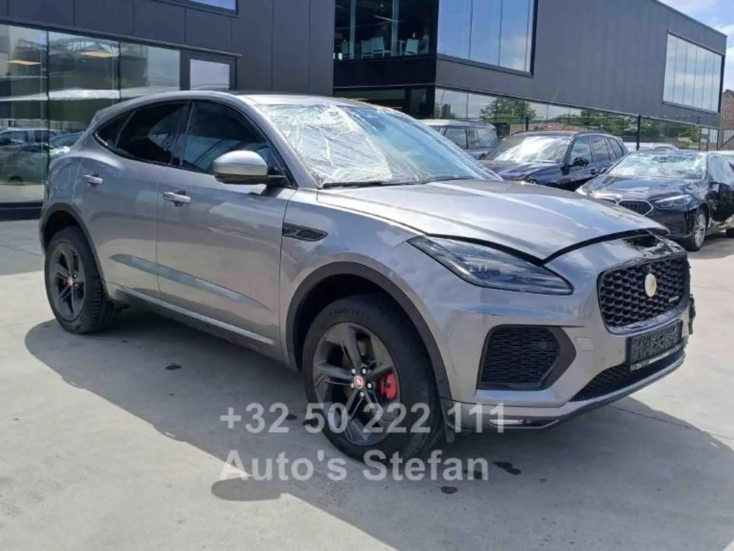 Jaguar E-Pace 1.5 T PHEV AWD P300e R-Dynamic HSE Grijs - 1
