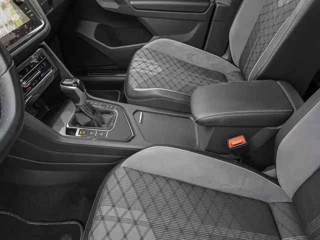 Volkswagen Tiguan view 15