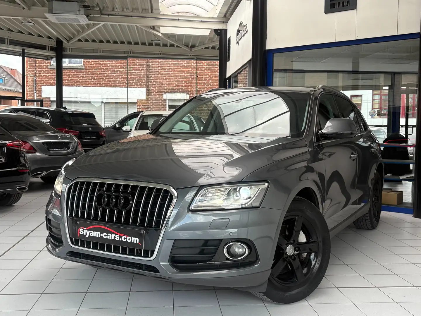 Audi Q5 Q5 2.0 TDi Quattro *XENON*CUIR*GPS*PDC*JANTES* Grijs - 1