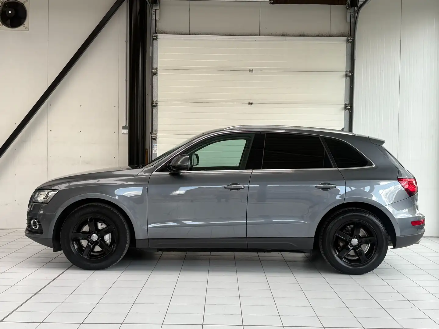 Audi Q5 Q5 2.0 TDi Quattro *XENON*CUIR*GPS*PDC*JANTES* Grijs - 2