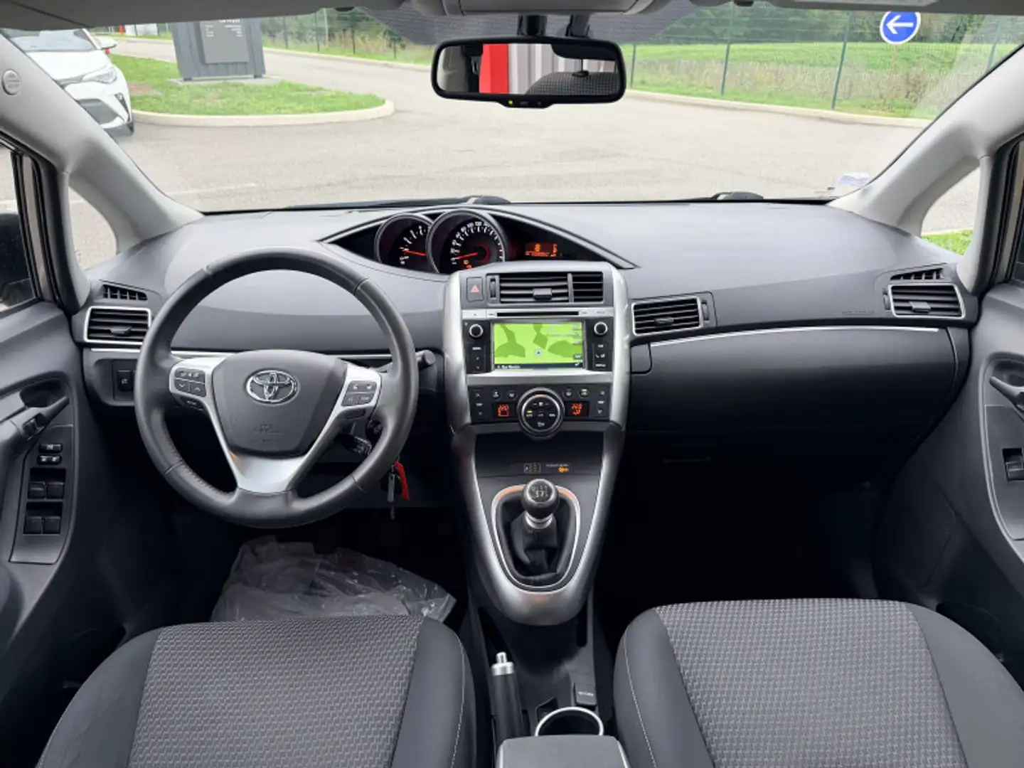 Toyota Verso 112 D-4D FAP FEEL! SKYVIEW 5 PLACES Grijs - 2