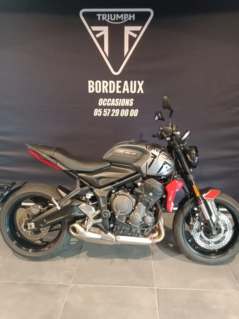 Triumph Trident 660 Argent - 1