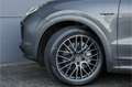 Porsche Cayenne 3.0 E-Hybrid Sport Design & Chrono Pano 360° Bose Grijs - thumbnail 18