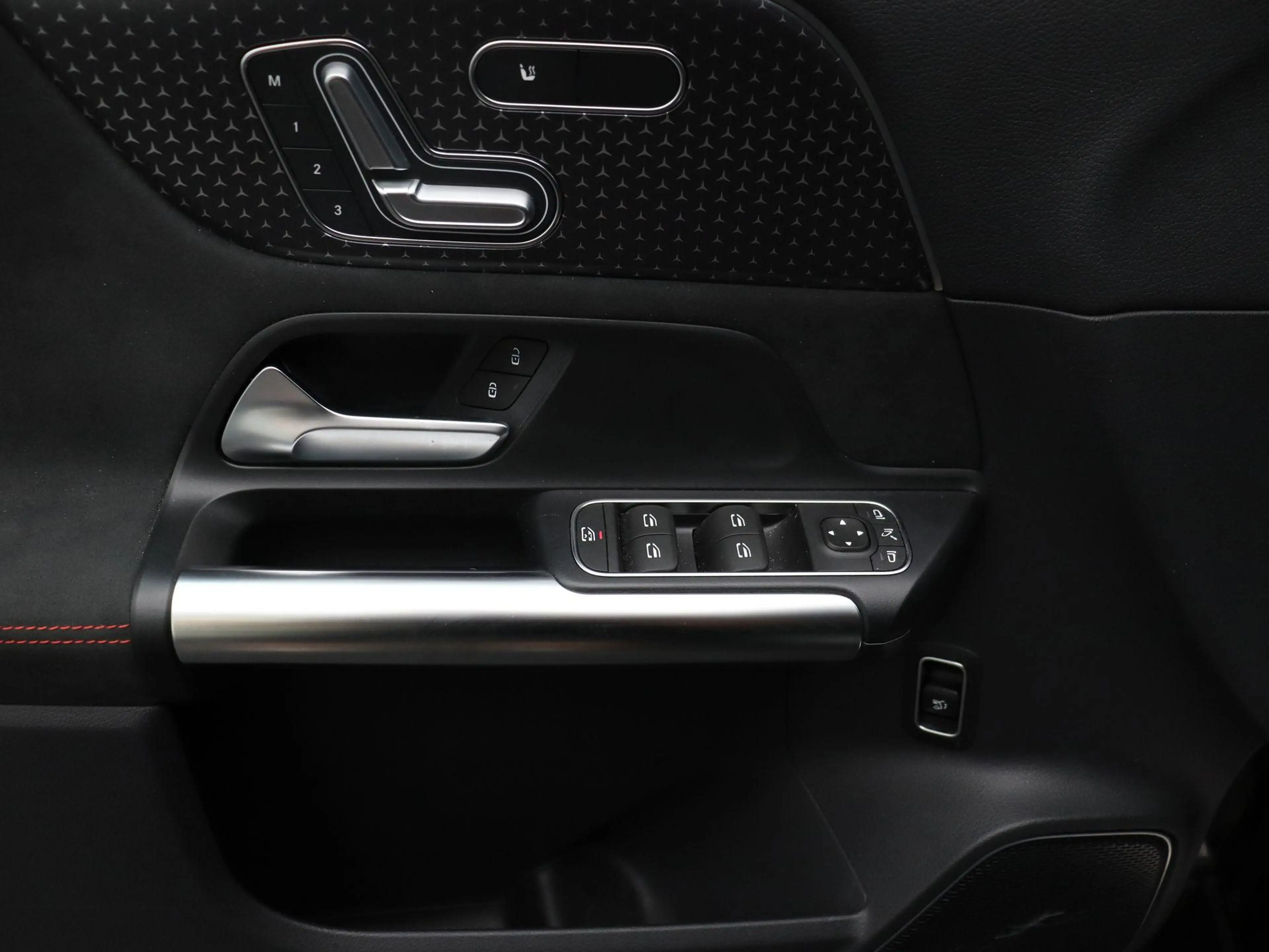 Mercedes-Benz EQA 250 250+ Star Edition + AMG LINE + BURMESTER + PANO + — photo 8