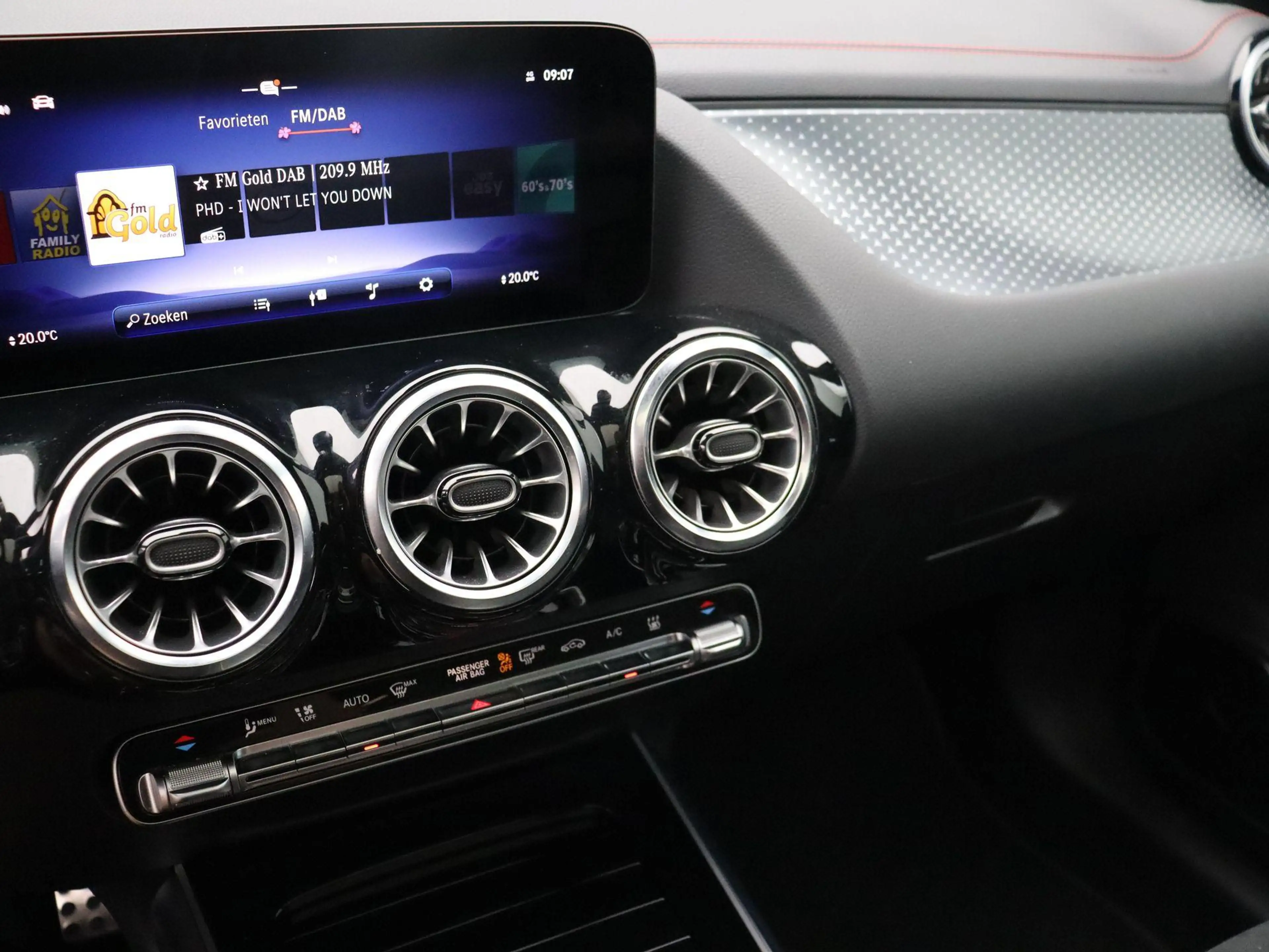 Mercedes-Benz EQA 250 250+ Star Edition + AMG LINE + BURMESTER + PANO + — photo 14