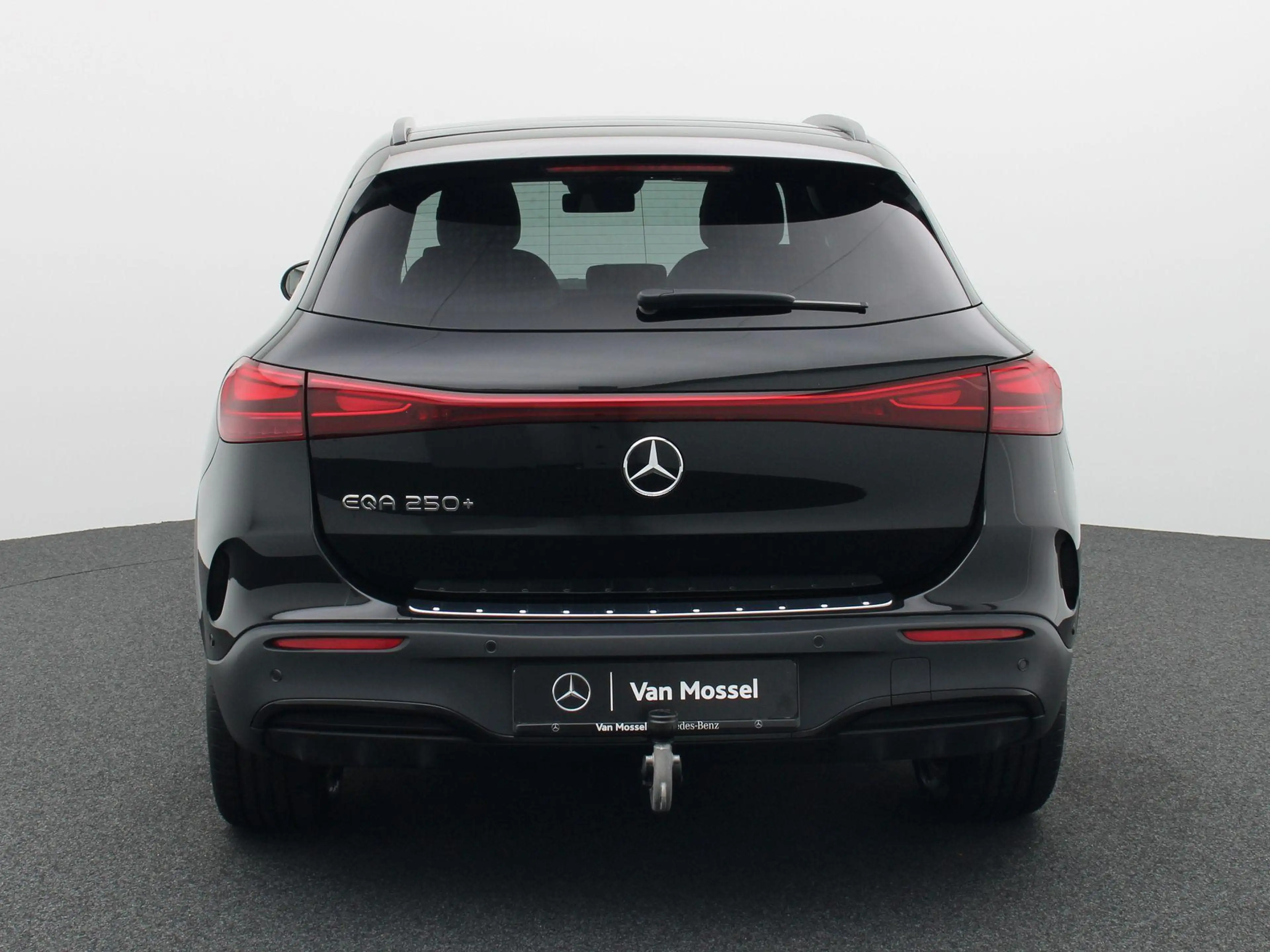 Mercedes-Benz EQA 250 250+ Star Edition + AMG LINE + BURMESTER + PANO + — photo 5