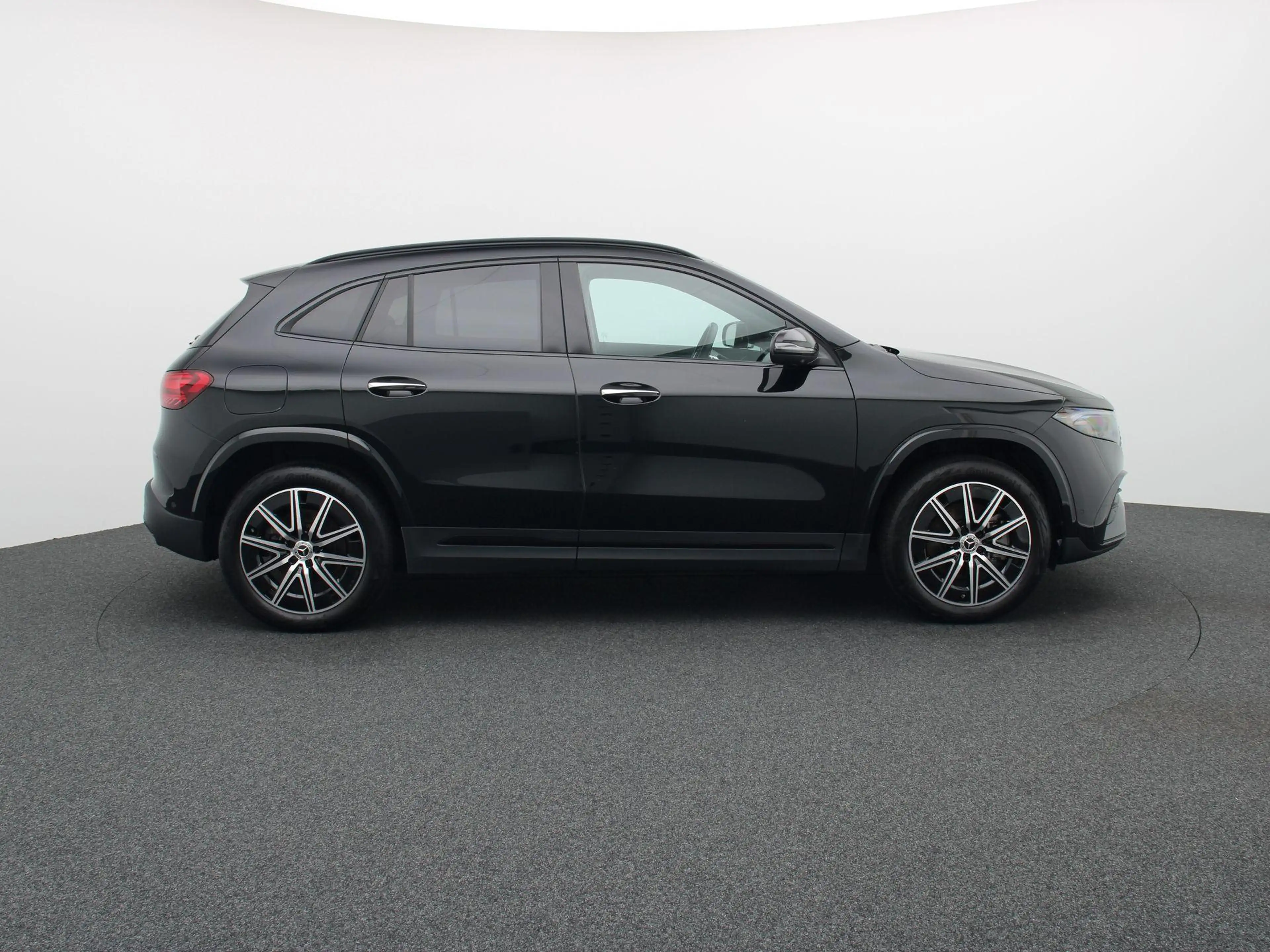 Mercedes-Benz EQA 250 250+ Star Edition + AMG LINE + BURMESTER + PANO + — photo 6