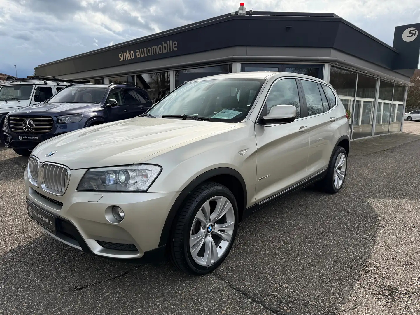 BMW X3 xDrive 30 d* X-Line AHK Navi Prof Hifi 19 Zoll * Grau - 1