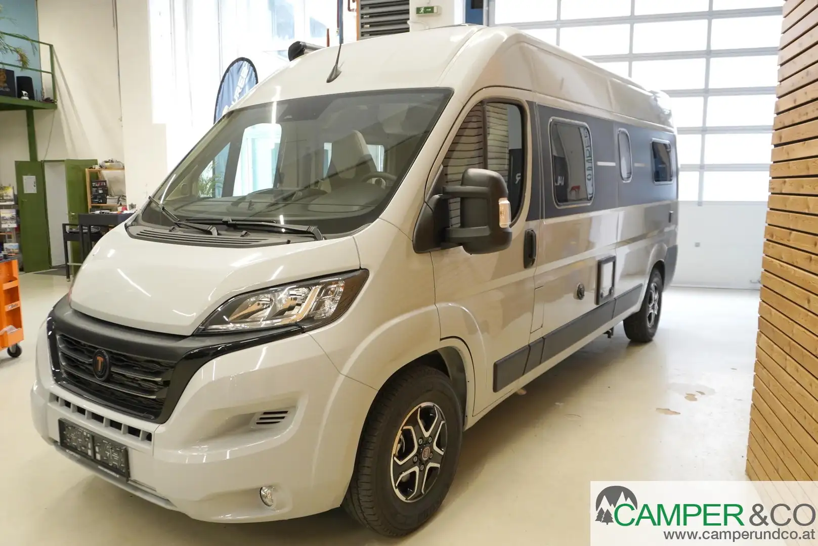 VanTourer 600 L – Automatik Grau - 2