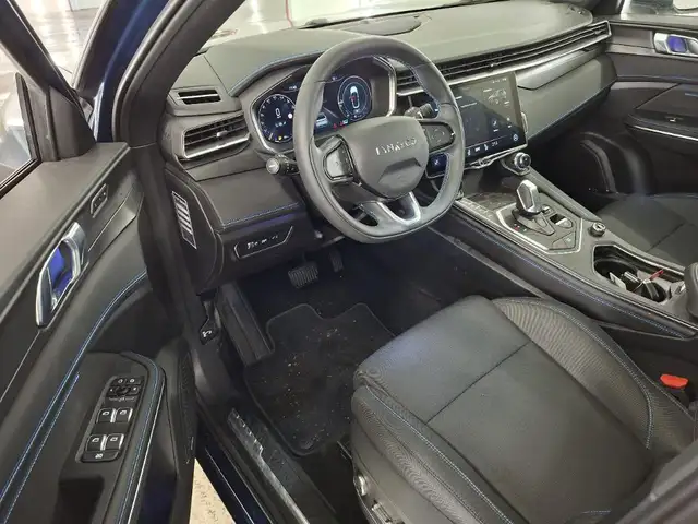 Lynk & Co 01 view 3