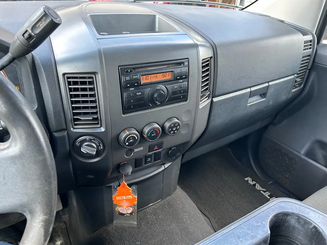 Nissan Titan снимка Nissan Titan