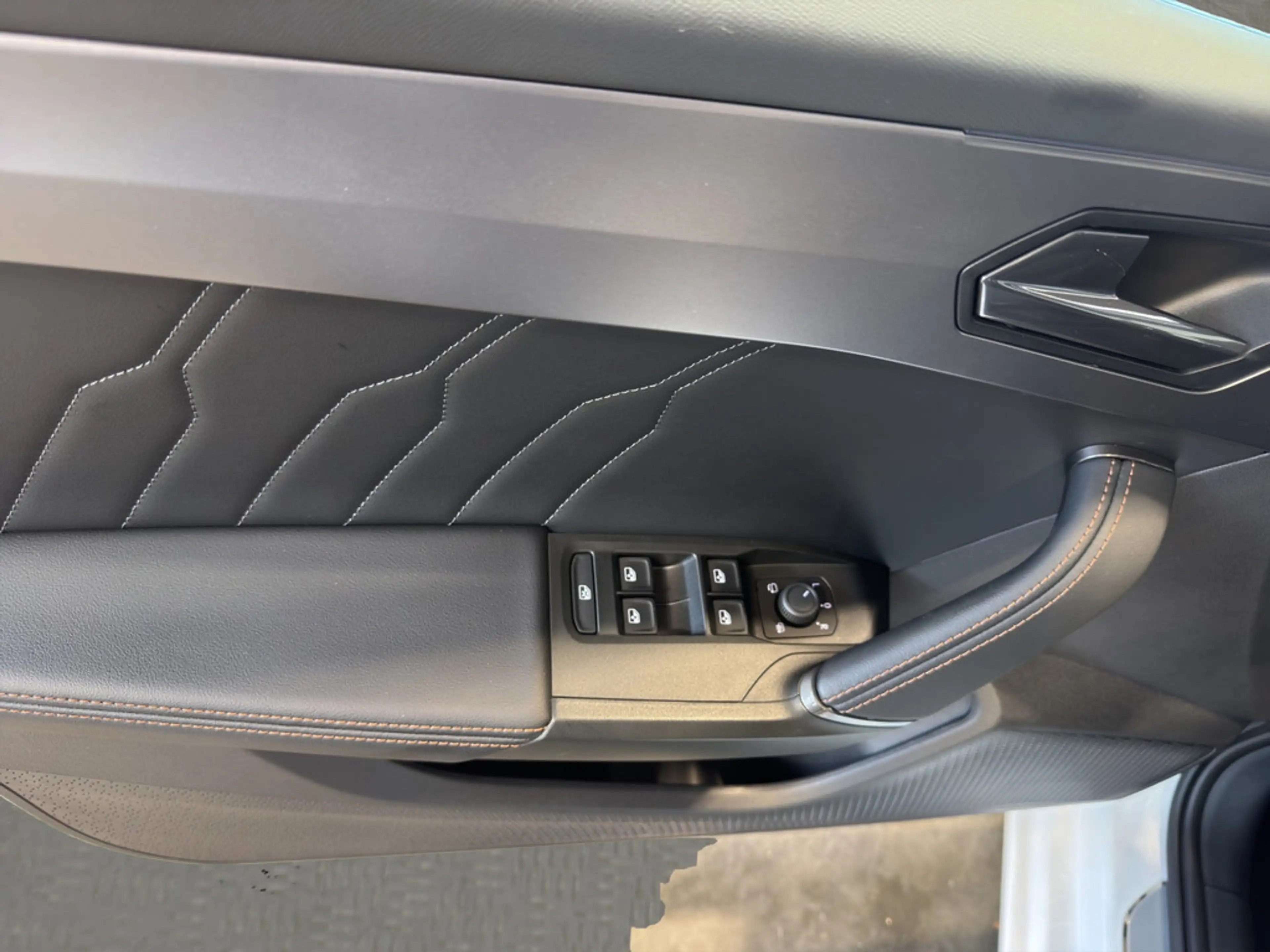 CUPRA Leon Sportstourer 2.0 TSI VZ 4Drive LED PANO — photo 8