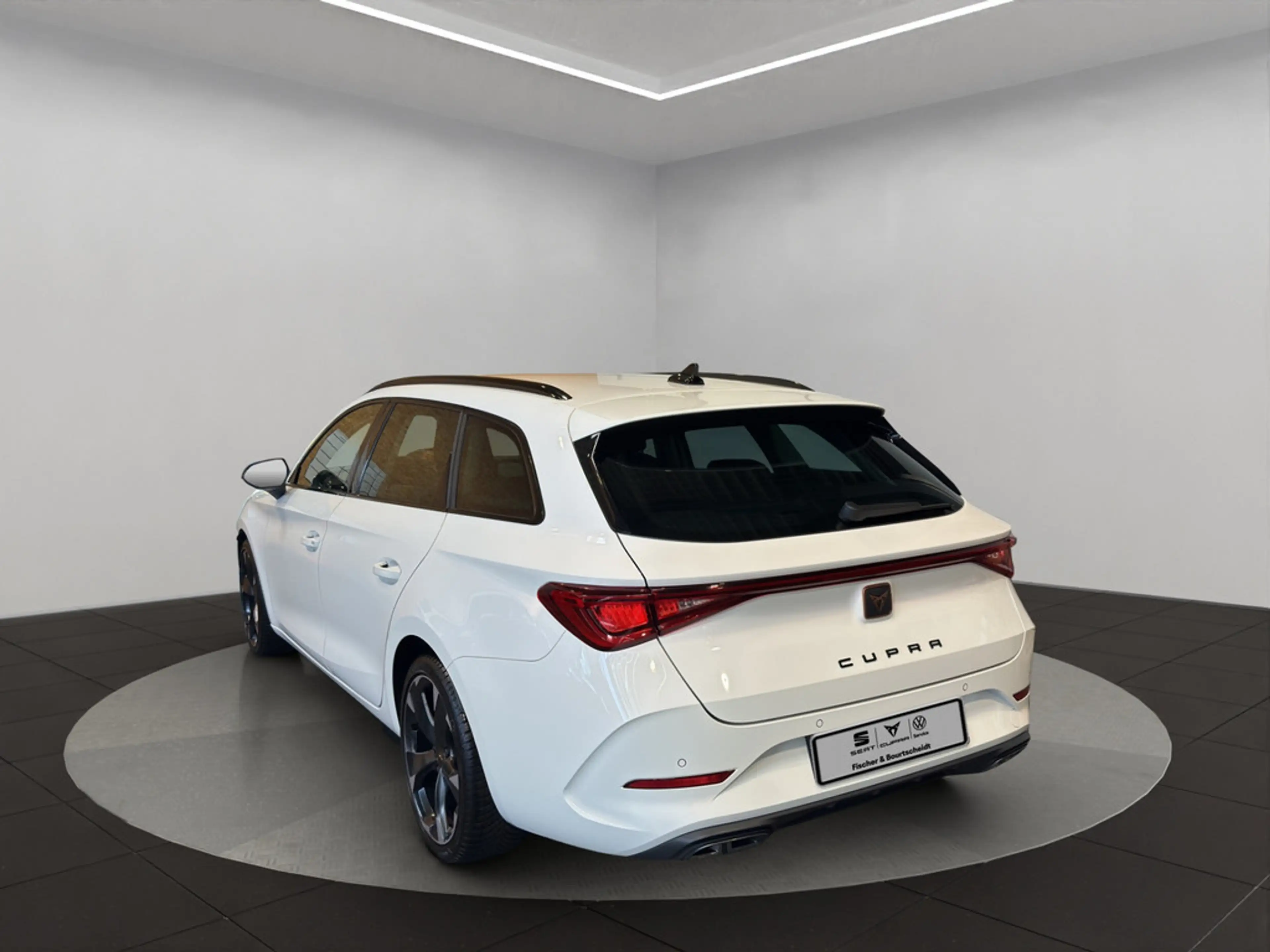 CUPRA Leon Sportstourer 2.0 TSI VZ 4Drive LED PANO — photo 3