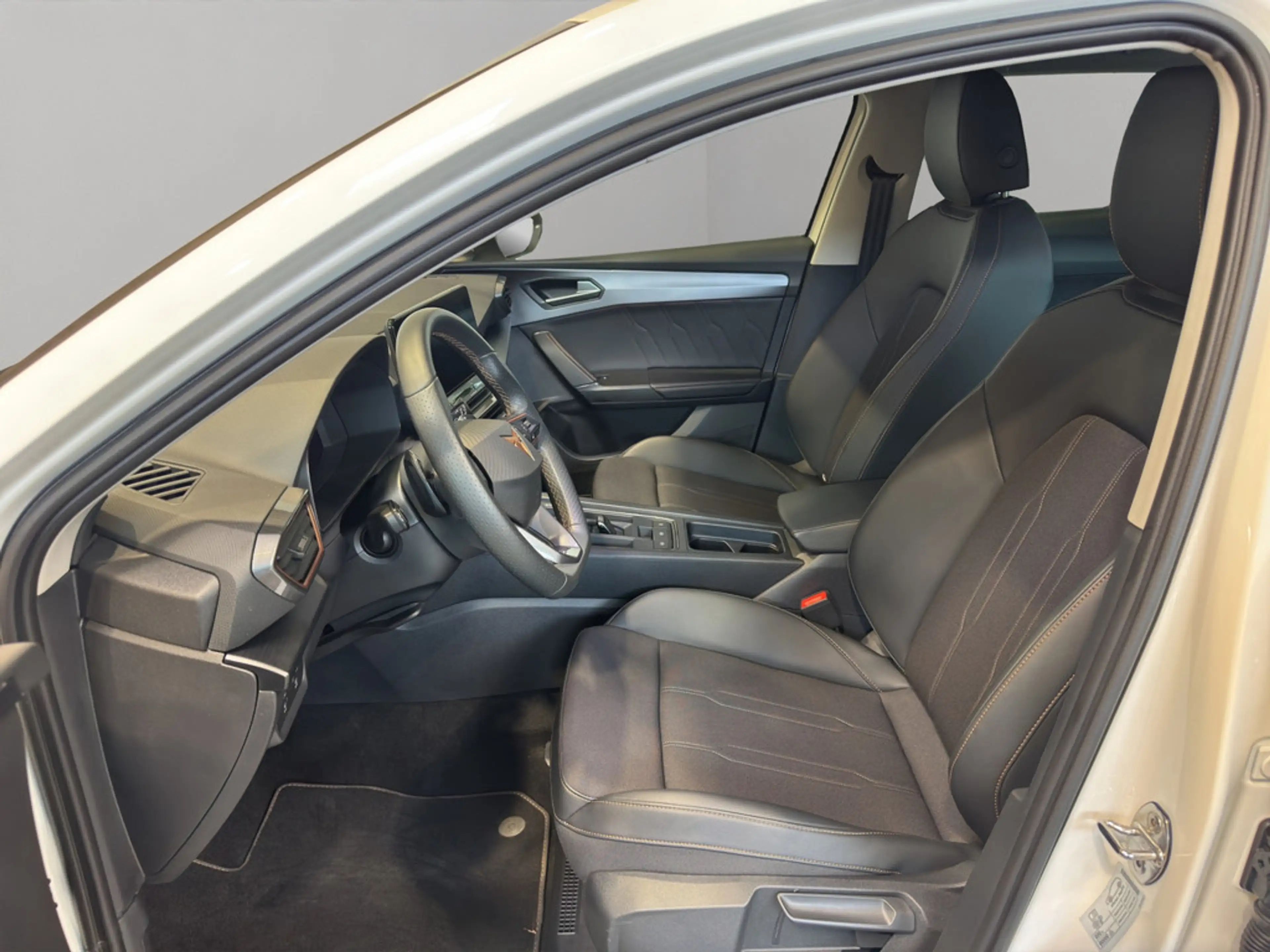 CUPRA Leon Sportstourer 2.0 TSI VZ 4Drive LED PANO — photo 7