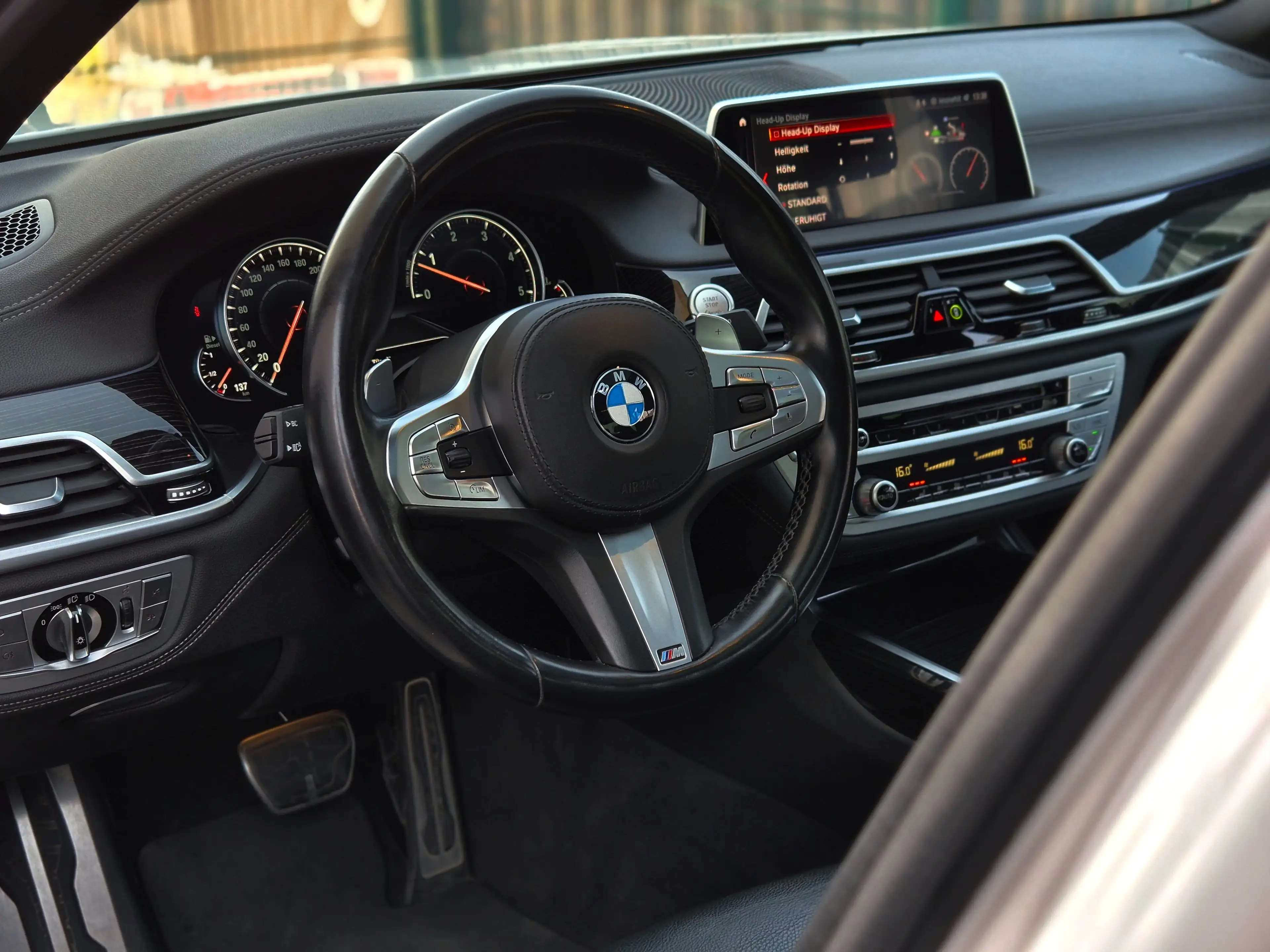 BMW 730 d xDrive M PAKET*HEAD UP*GLASSCHIEBEDACH*KREDIT — photo 38