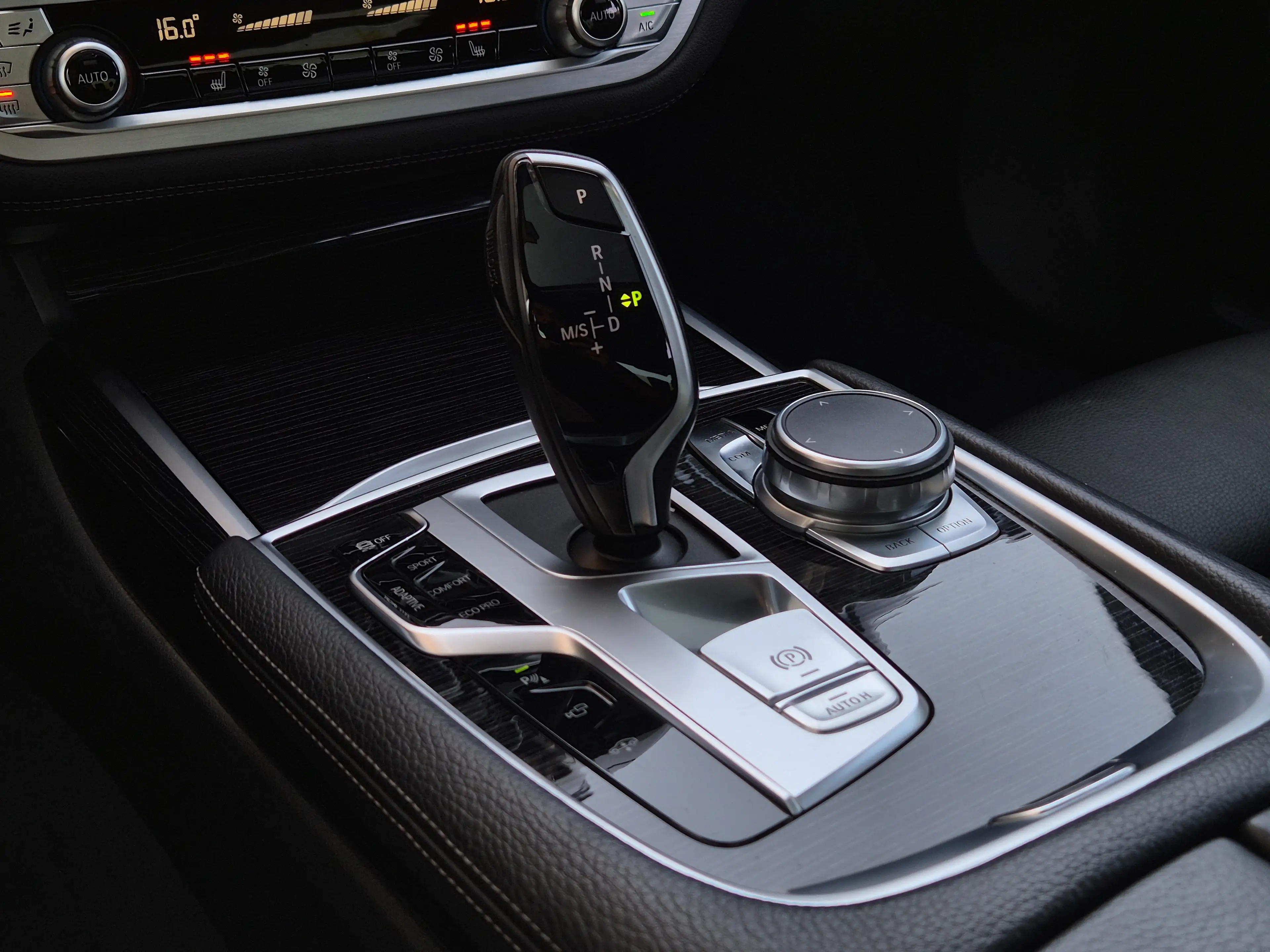 BMW 730 d xDrive M PAKET*HEAD UP*GLASSCHIEBEDACH*KREDIT — photo 33